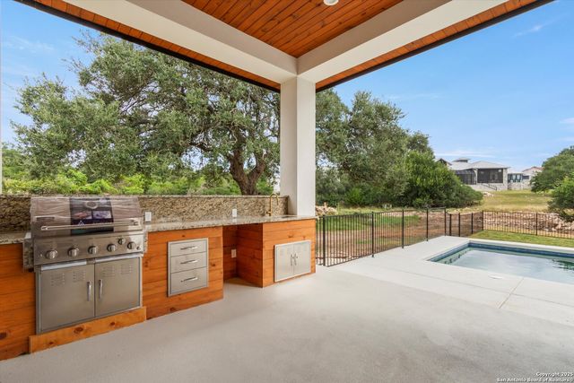 956 Petite Verdot, New Braunfels, TX 78132