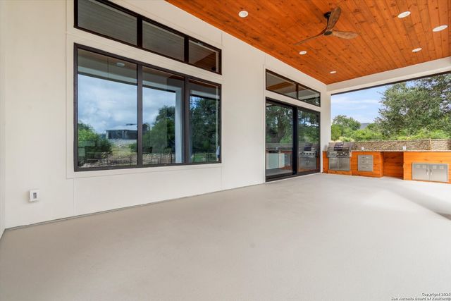 956 Petite Verdot, New Braunfels, TX 78132