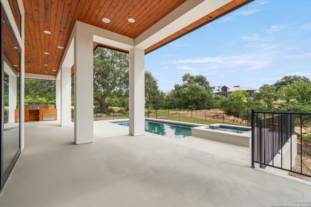 956 Petite Verdot, New Braunfels, TX 78132