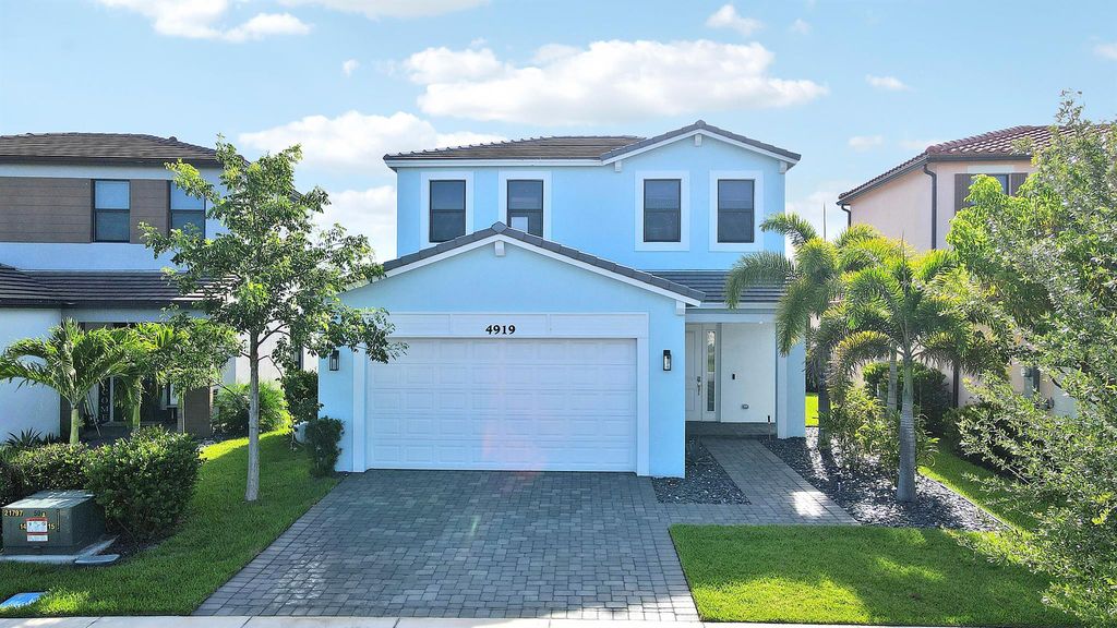 4919 Coquina Place, The Acreage, FL 33470
