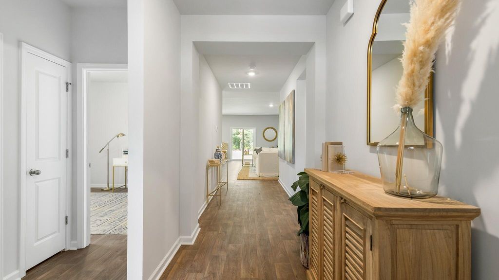 Image 17 of property listing at 726 Breezy Palm Way, Summerville, SC 29486
