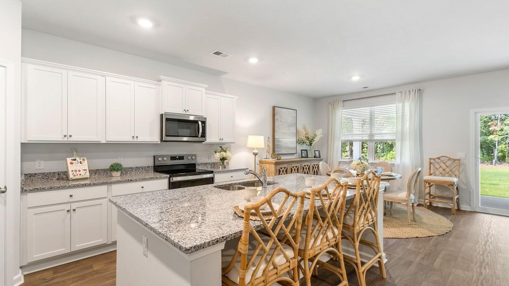 Image 25 of property listing at 726 Breezy Palm Way, Summerville, SC 29486