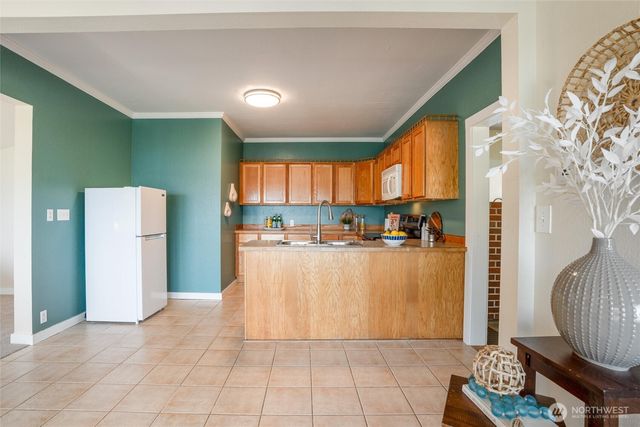 1340 Shorewood Drive, Bremerton, WA 98312