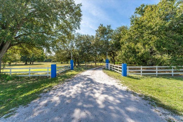 18 NW 144th Drive, Okeechobee, FL 34972