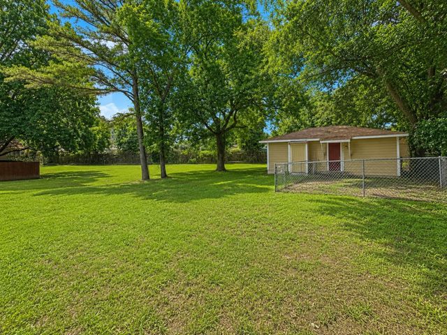 2732 W Collin Street, Corsicana, TX 75110