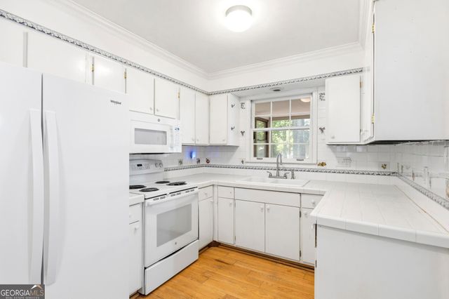7 Cantey Place NW, Atlanta, GA 30327