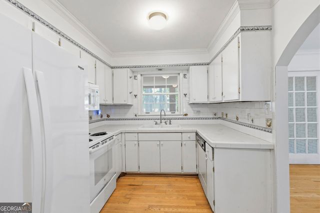 7 Cantey Place NW, Atlanta, GA 30327