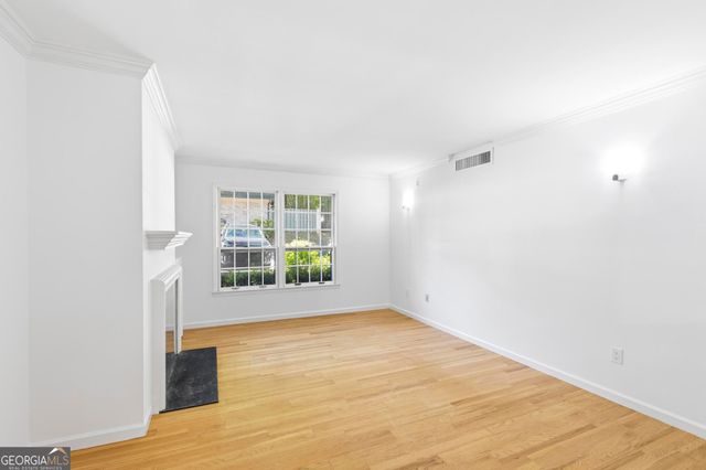 7 Cantey Place NW, Atlanta, GA 30327
