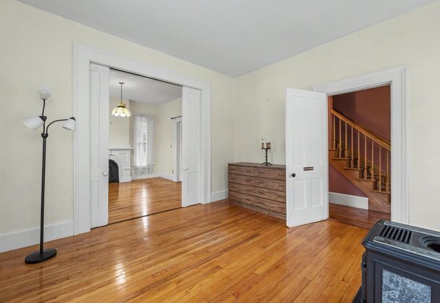 238 Park St, Easthampton, MA 01027