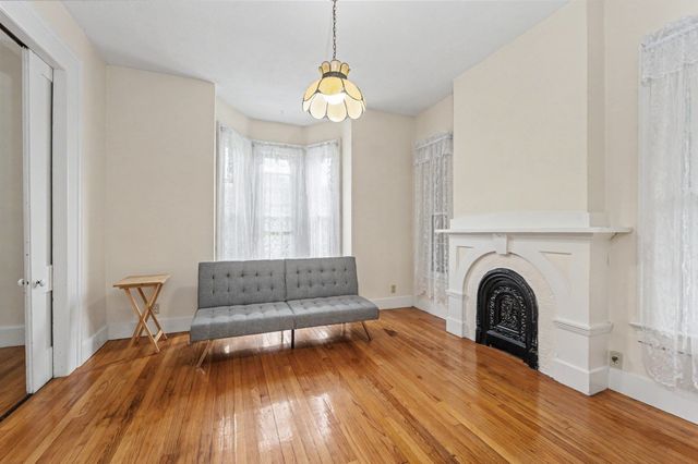 238 Park St, Easthampton, MA 01027