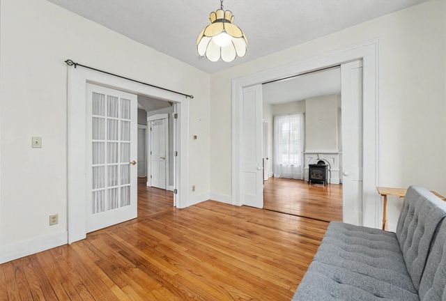 238 Park St, Easthampton, MA 01027