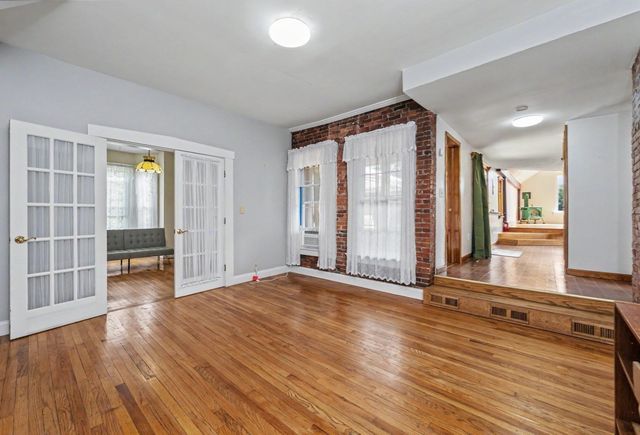 238 Park St, Easthampton, MA 01027