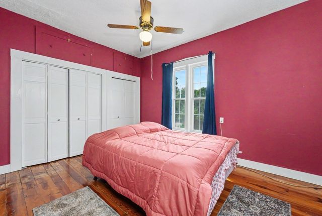 238 Park St, Easthampton, MA 01027