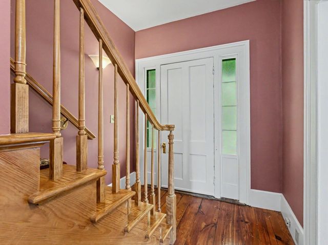 238 Park St, Easthampton, MA 01027