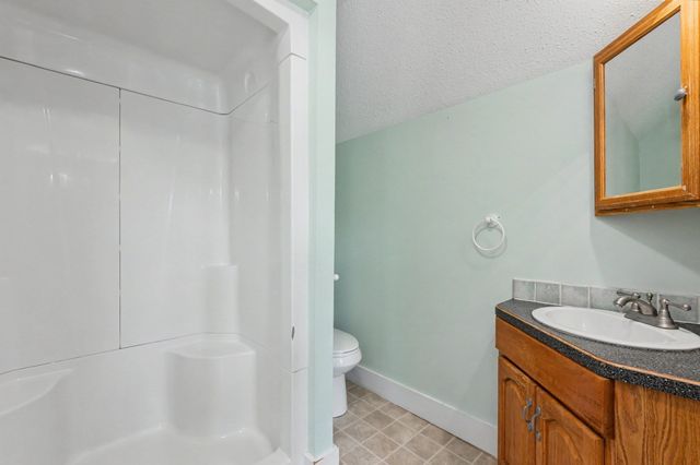 238 Park St, Easthampton, MA 01027