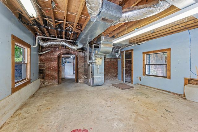 238 Park St, Easthampton, MA 01027