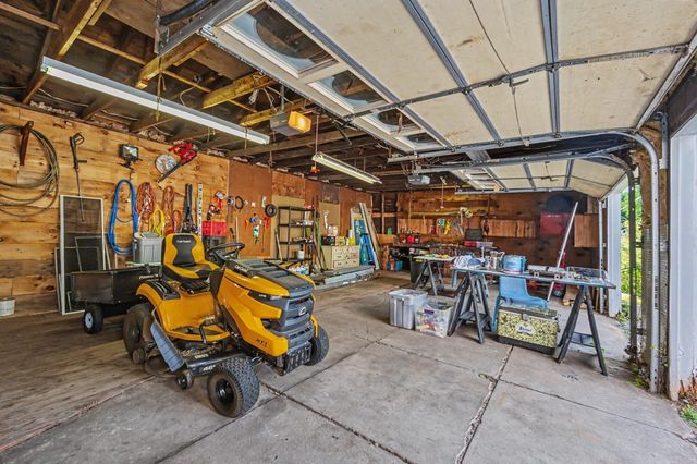 238 Park St, Easthampton, MA 01027
