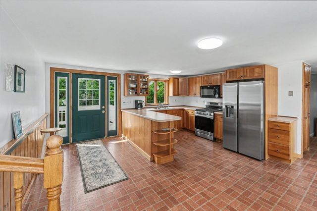 238 Park St, Easthampton, MA 01027