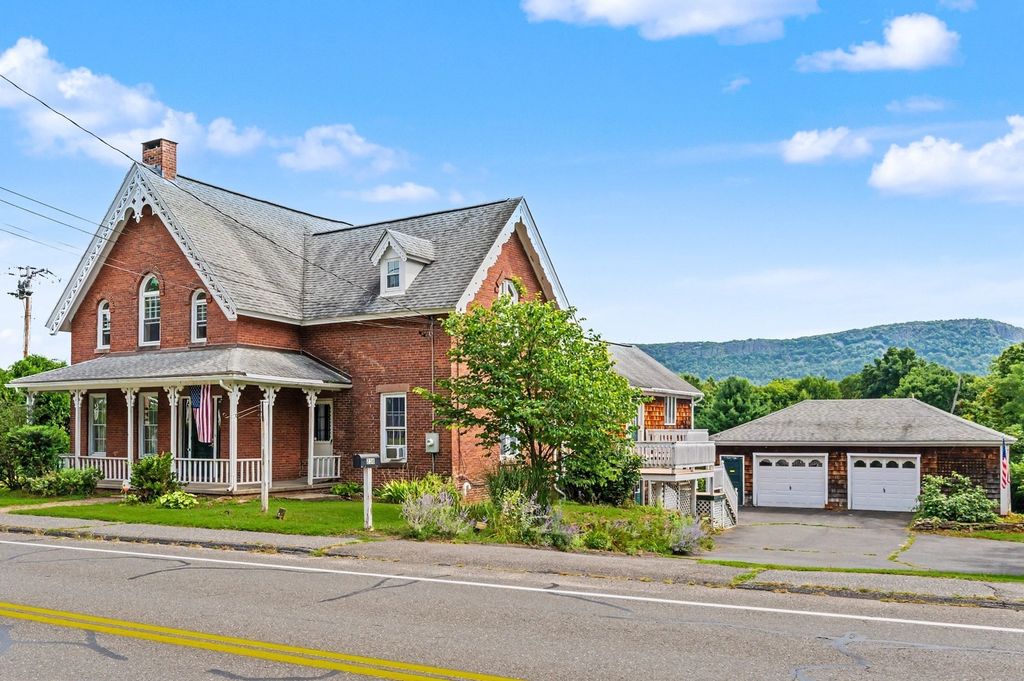 238 Park St, Easthampton, MA 01027