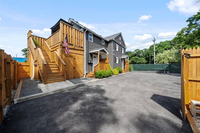 296 N Main Street, Sayville, NY 11782