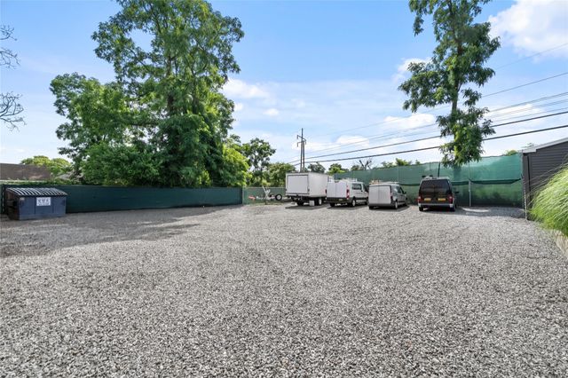 296 N Main Street, Sayville, NY 11782