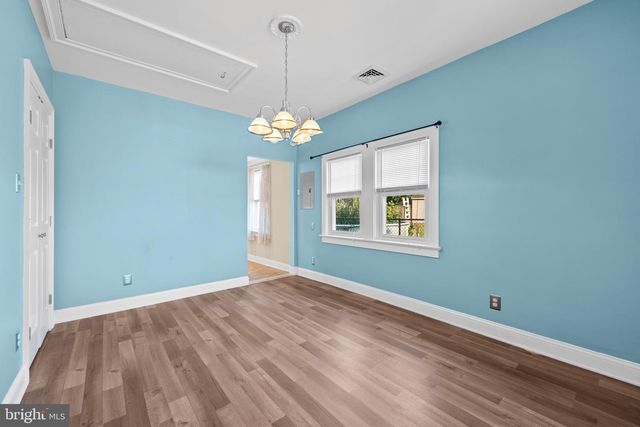 231 S FORKLANDING RD, Maple Shade, NJ 08052