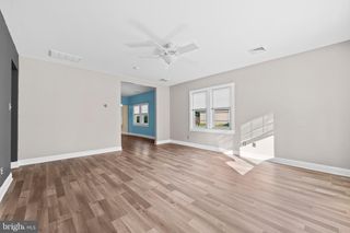 231 S FORKLANDING RD, Maple Shade, NJ 08052