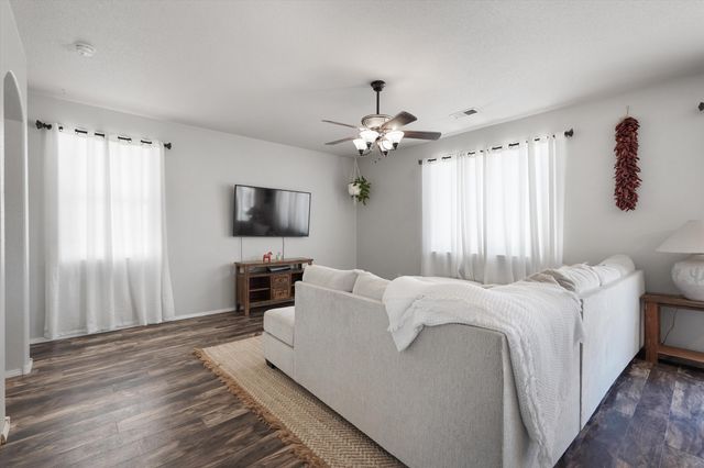 2511 Clear Sky Street SW, Los Lunas, NM 87031