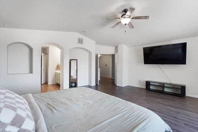 2511 Clear Sky Street SW, Los Lunas, NM 87031