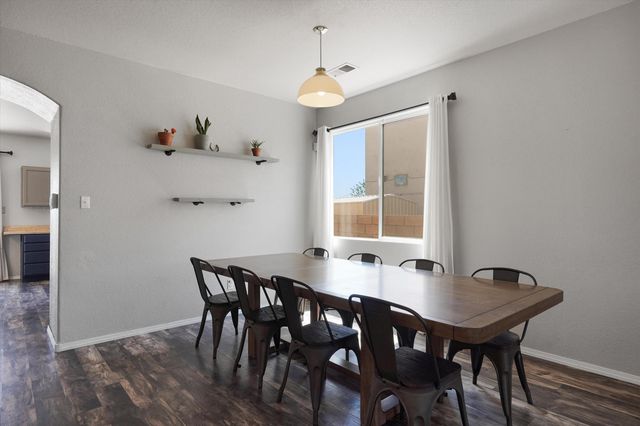 2511 Clear Sky Street SW, Los Lunas, NM 87031