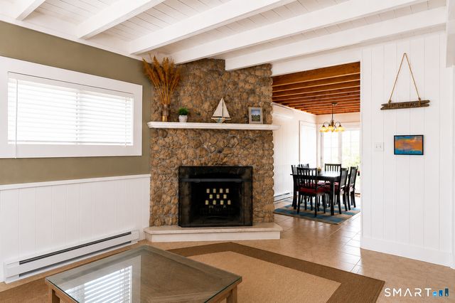 12 Grove Way, Clinton, CT 06413