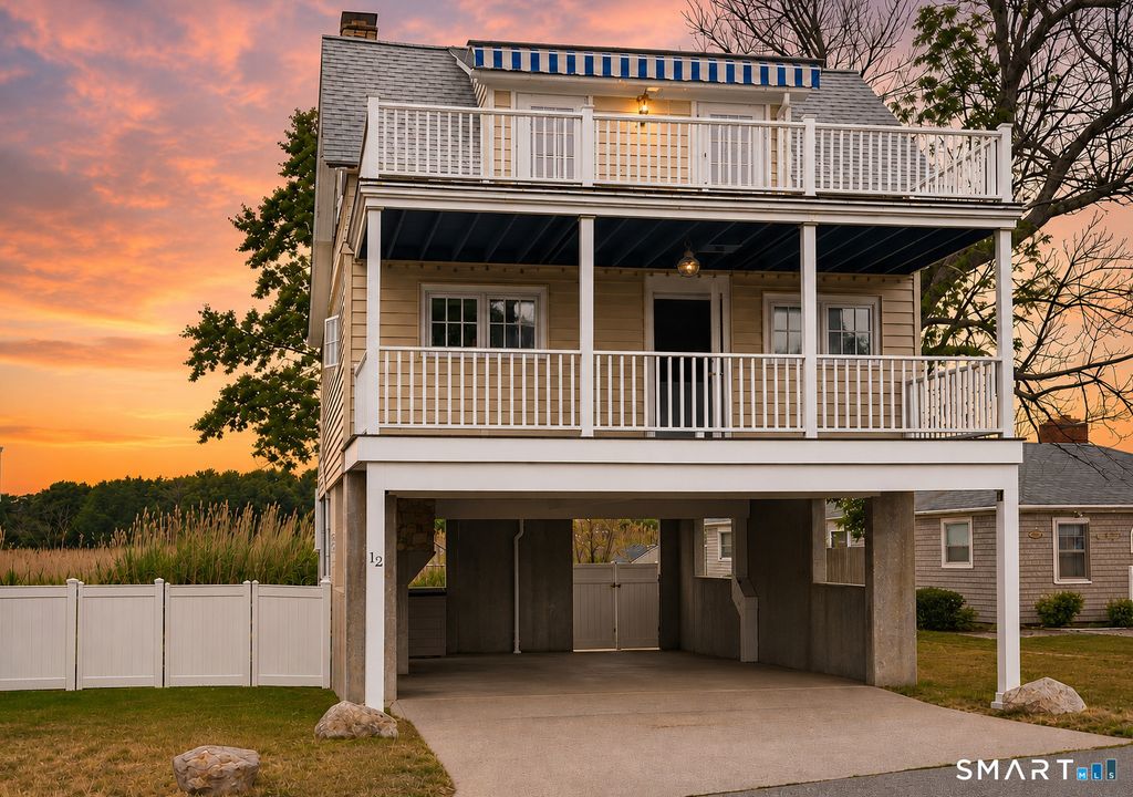 12 Grove Way, Clinton, CT 06413