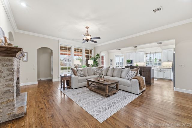 8677 E 104th Place, Bixby, OK 74133