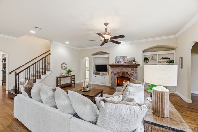 8677 E 104th Place, Bixby, OK 74133