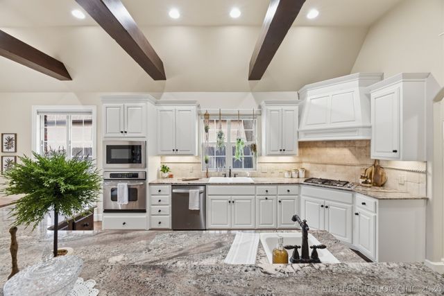 8677 E 104th Place, Bixby, OK 74133