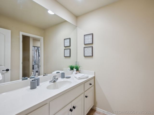 8677 E 104th Place, Bixby, OK 74133