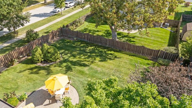 2439 N Windsor Drive, Arlington Heights, IL 60004