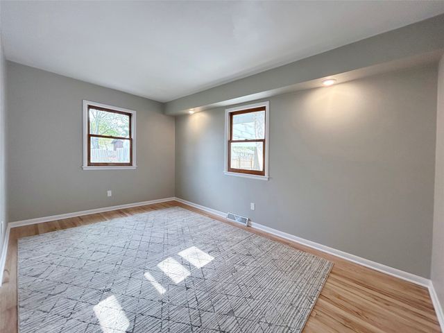 5806 SE 7th Court, Des Moines, IA 50315