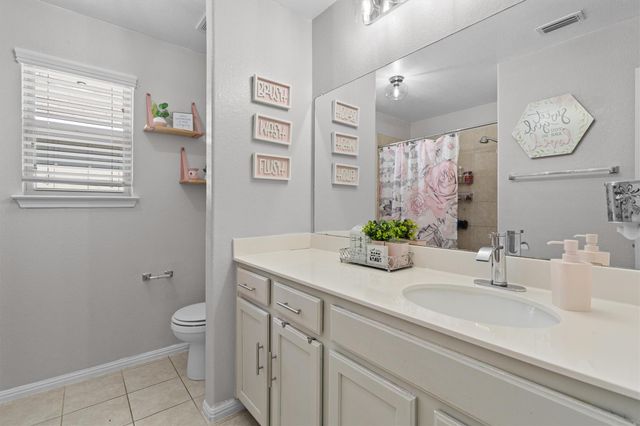 389 Eagle Brook LN, Buda, TX 78610