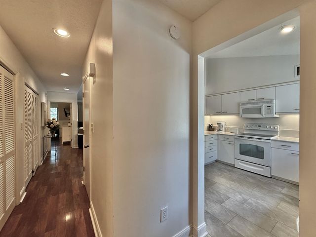 405 Abergele Way Apt 9E, Myrtle Beach, SC 29572