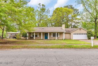 139 Booth Circle, Ocean Springs, MS 39564