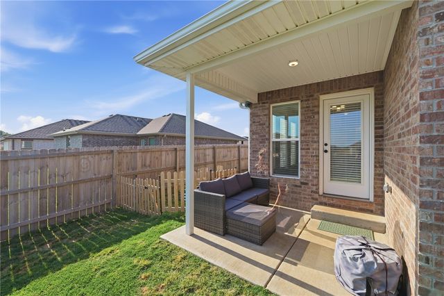 1709 Bugg Street, Pea Ridge, AR 72751