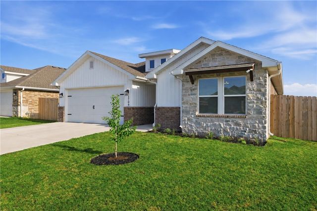 1709 Bugg Street, Pea Ridge, AR 72751