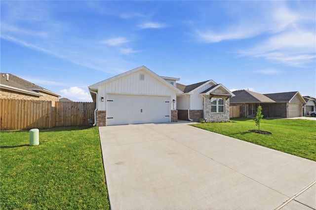 1709 Bugg Street, Pea Ridge, AR 72751