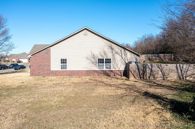 51 E Fairlane Drive, Sapulpa, OK 74066