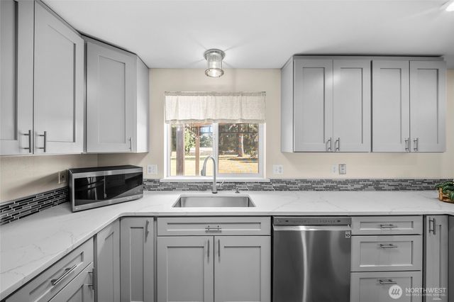 5921 184th Lane SW, Rochester, WA 98579