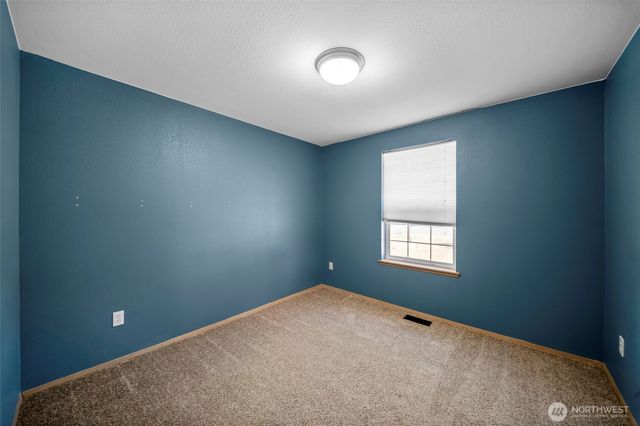 5921 184th Lane SW, Rochester, WA 98579
