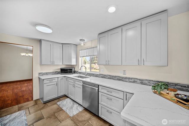 5921 184th Lane SW, Rochester, WA 98579