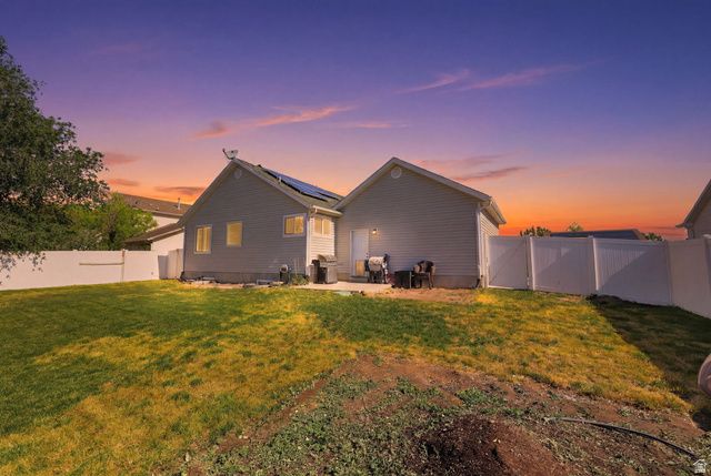 1836 E CANARY WAY, Eagle Mountain, UT 84005