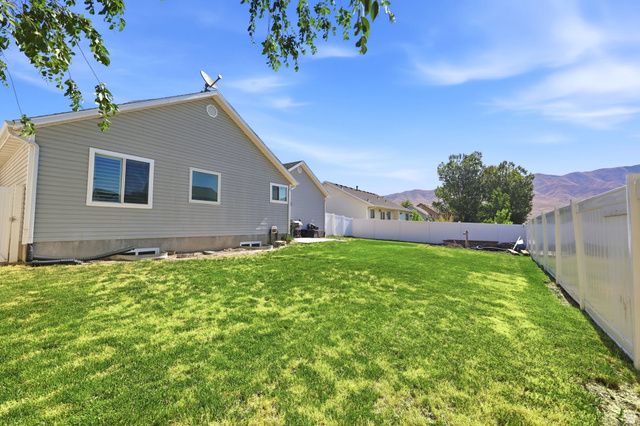 1836 E CANARY WAY, Eagle Mountain, UT 84005